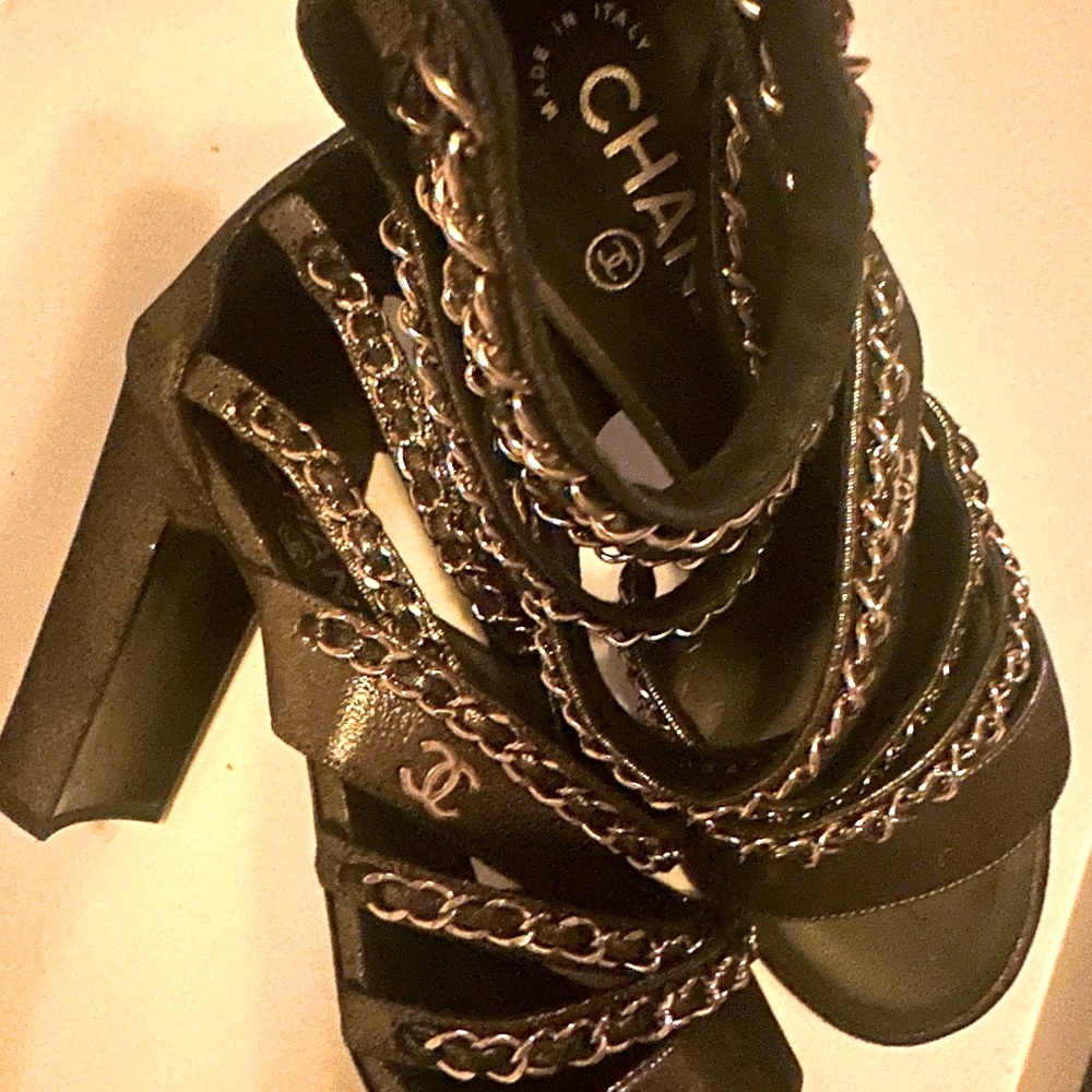 CHANEL lambskin golden chains stunners 39.5 Classic Elegant - Picture 5 of 5